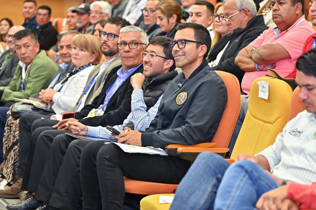 Idaco_Cundi's tweet photo. 1.352 Organismos de Acción Comunal son beneficiados con dotaciones que fortalecen su capacidad operativa y dignifican su labor, mejorando sus procesos de gestión, planeación y ejecución de proyectos comunitarios. https://t.co/lnuCbbupB5