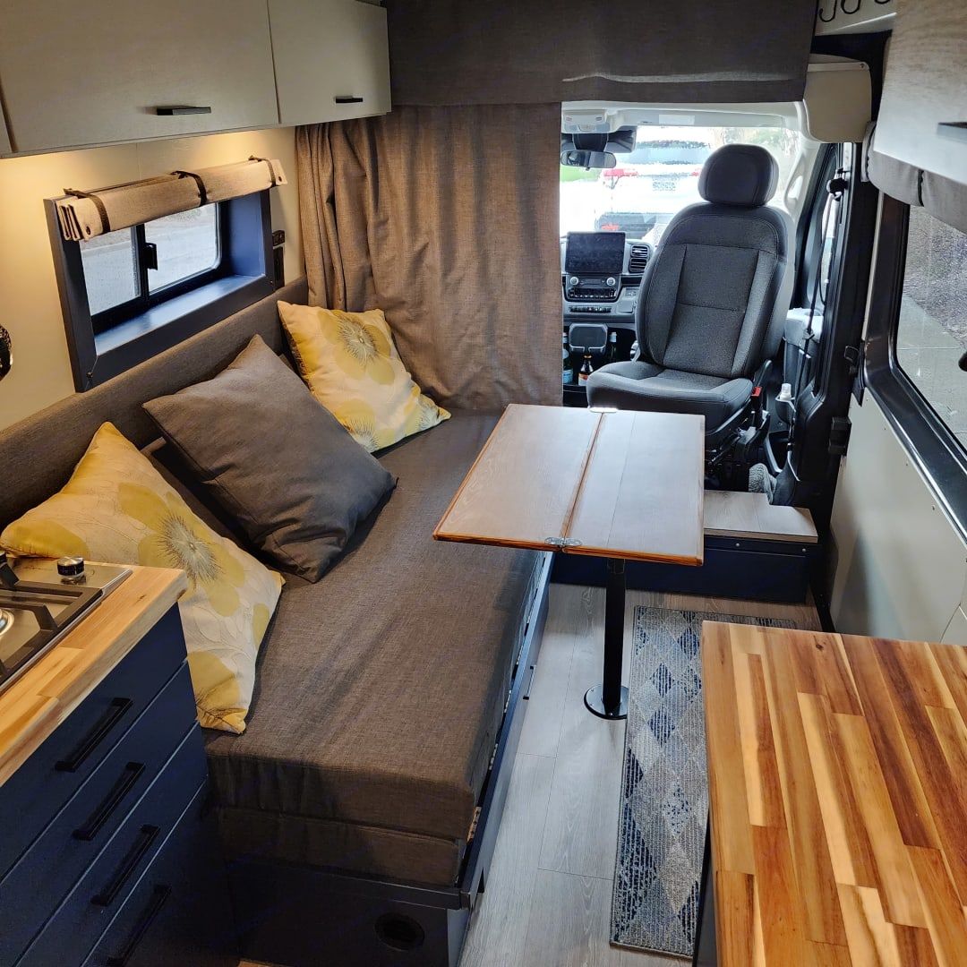 GoRVRentals's tweet image. This custom build sports solar panels on the roof! This makes it easy to boondock without the need for an electric hookup. It's based in sunny Las Vegas so it's perfect for your next adventure. More like it here: buff.ly/1cZBODS

#LasVegas #LasVegasRV #Boondocking