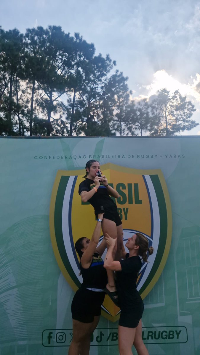 luazinha tweet media