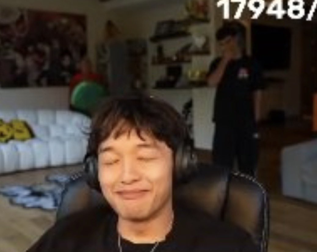 suni4pbb's tweet photo. Yall talking about content king but I wanna see ron,laiys and boba play Minecraft… https://t.co/G3g9vKh2F0