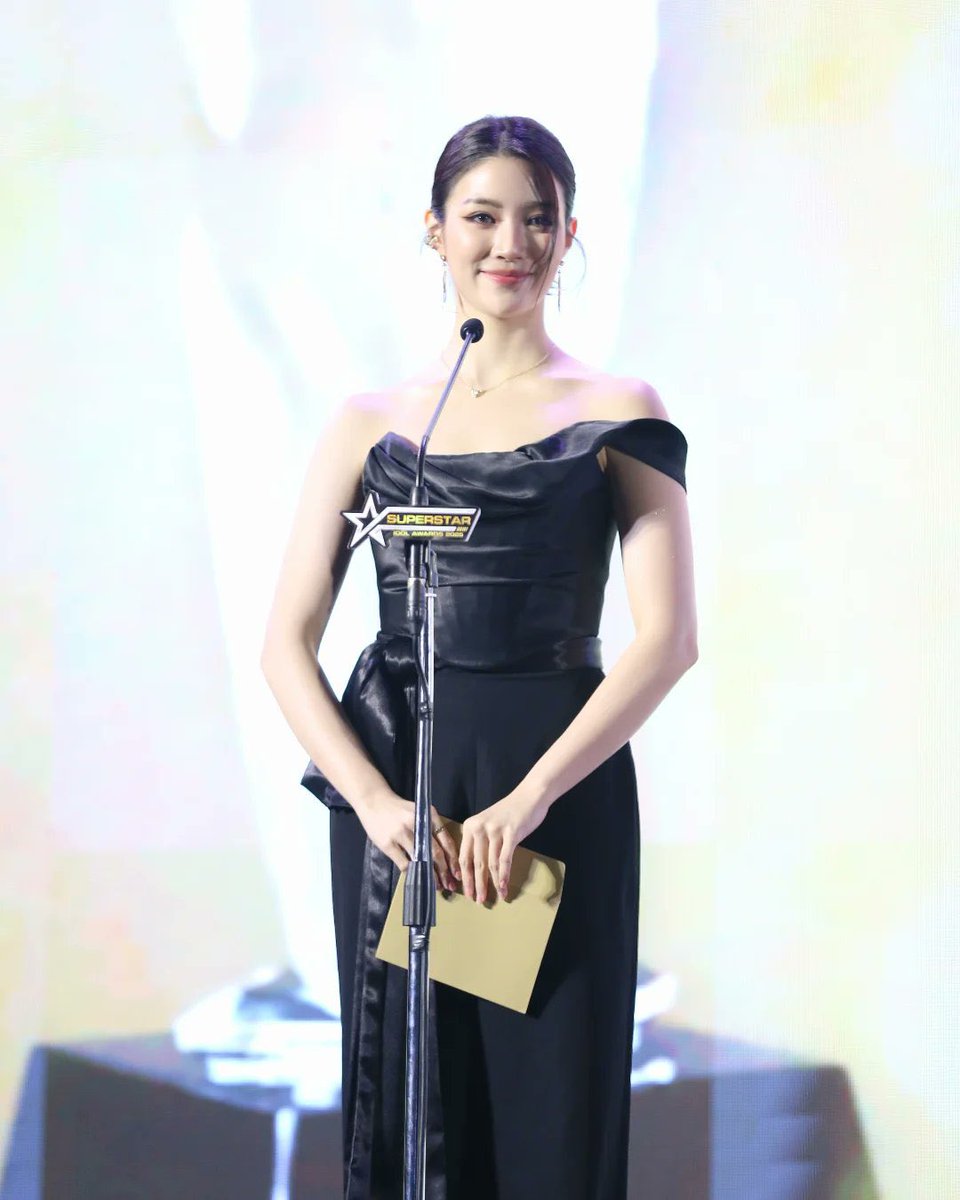 BECCA/VAI VER GINJAY🛐/LUNAR SECRET ERA🌗🦙🐵 tweet media