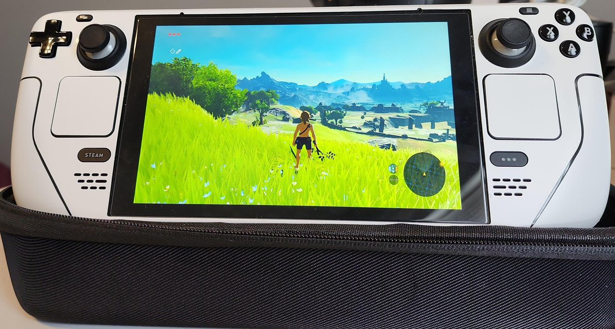 Look behind you tweet media