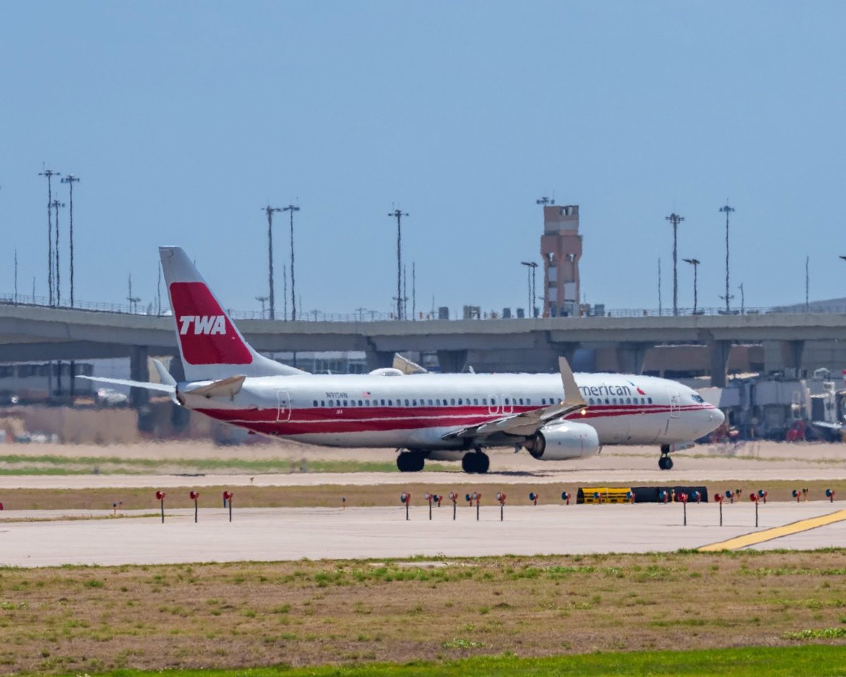 kc5qih's tweet photo. @AmericanAir This one is cool too https://t.co/XpsXtbxsJx