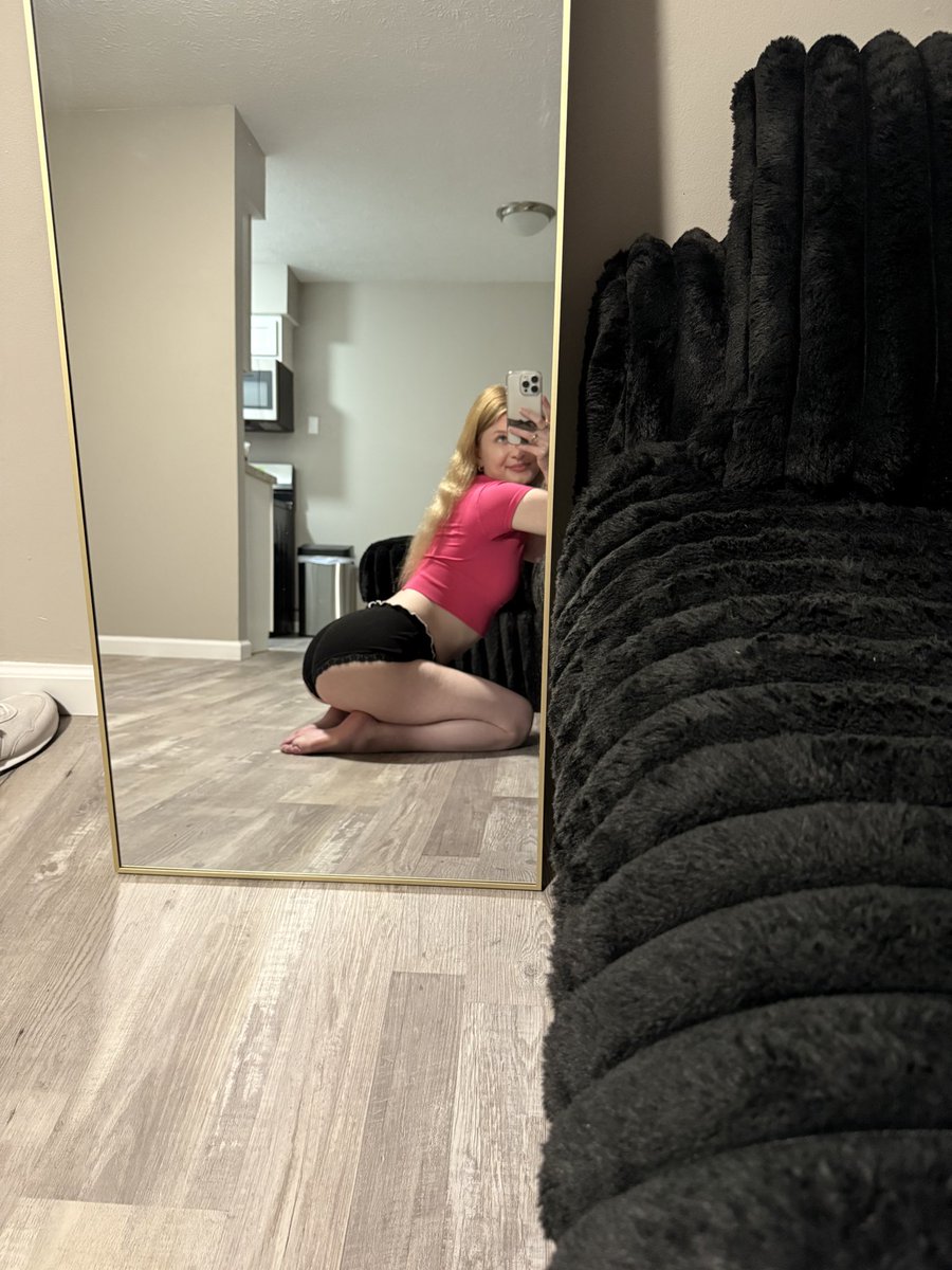 izzy 💕 tweet media