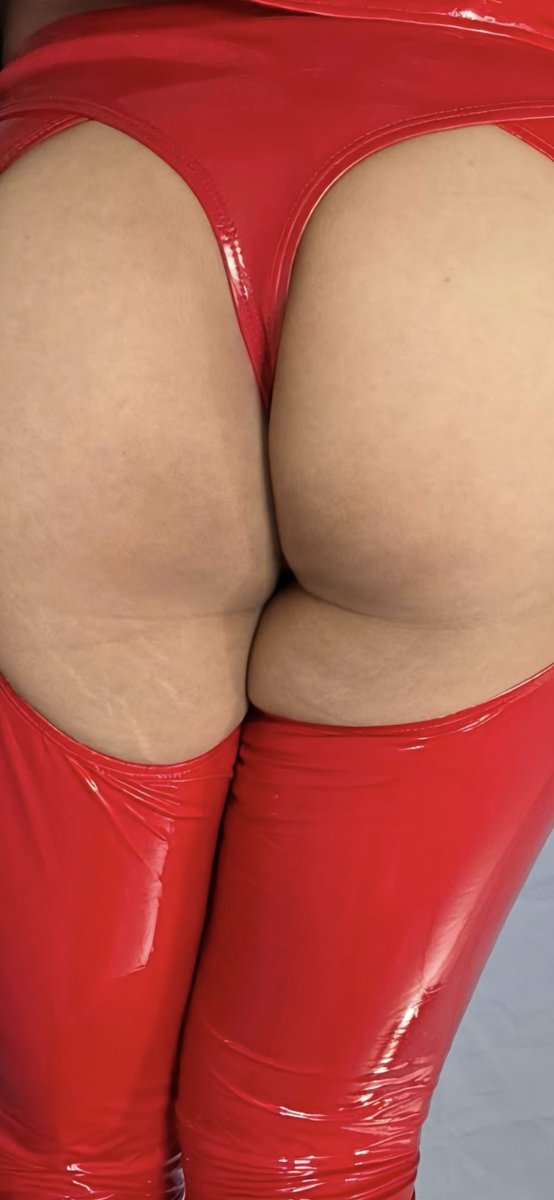 Shiny Sarah Cross tweet media