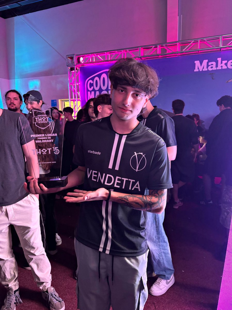 F/A Zisorz tweet media