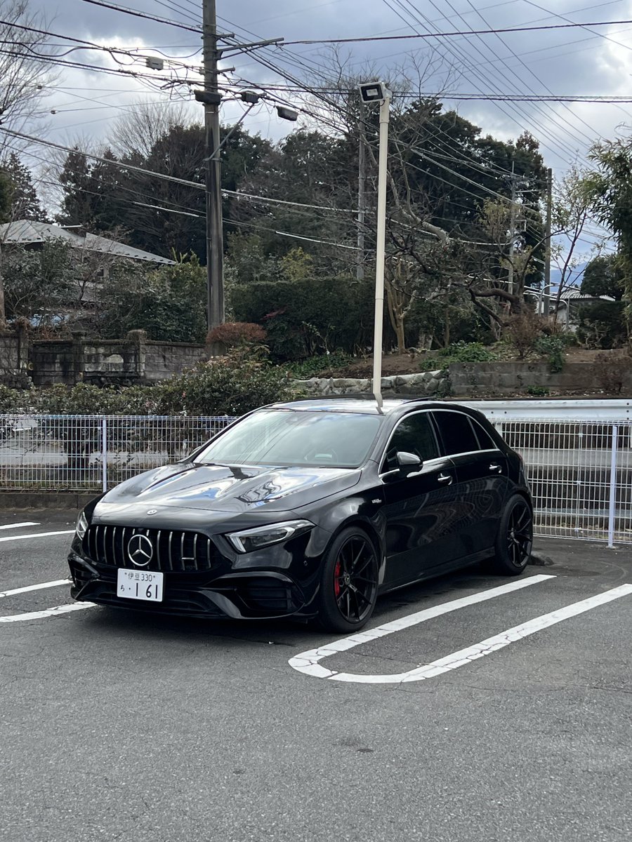 だ tweet media
