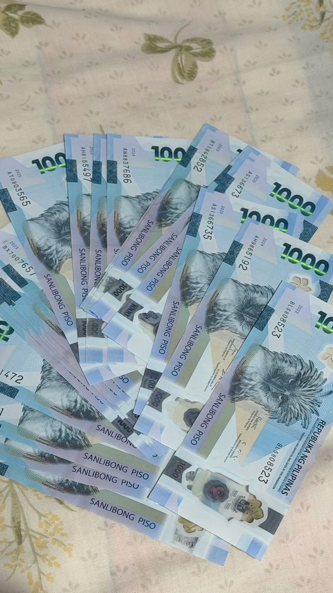 purinleaf's tweet photo. money dust sa wallets &amp; bank accounts natin ✨✨✨ https://t.co/cK8gp6PxGU