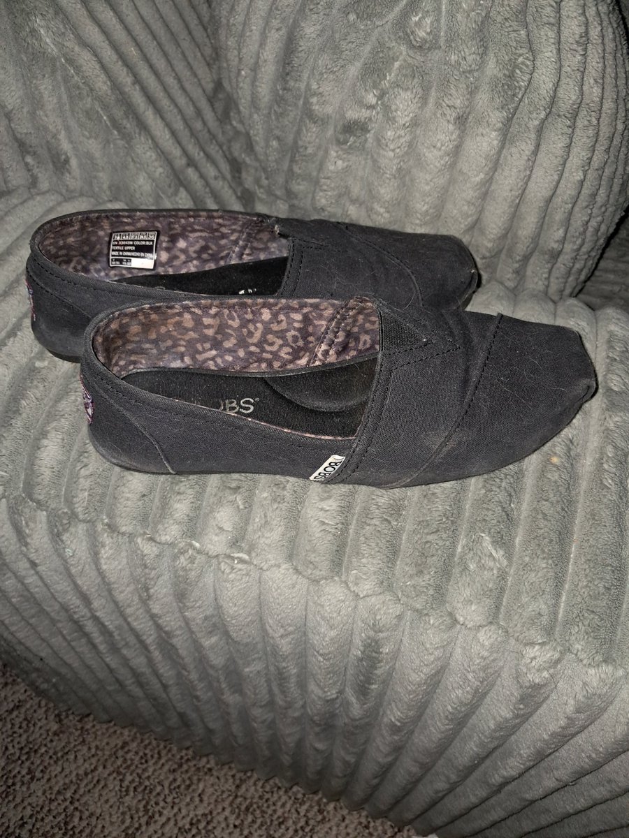 8 on its side tweet media