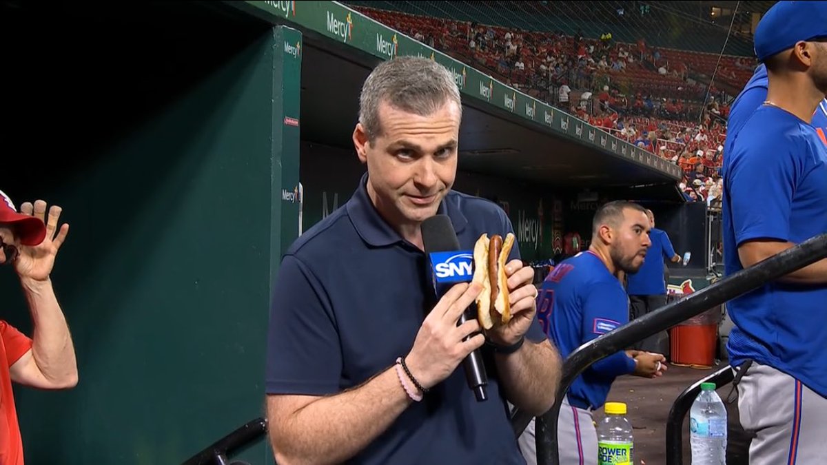 runwildkian's tweet image. SNY booth making Gelbs do hot dog reviews while the Mets offense making a 5+ ERA pitcher look like an ace. 

BASEBALL HAS NEVER BEEN MORE BACK