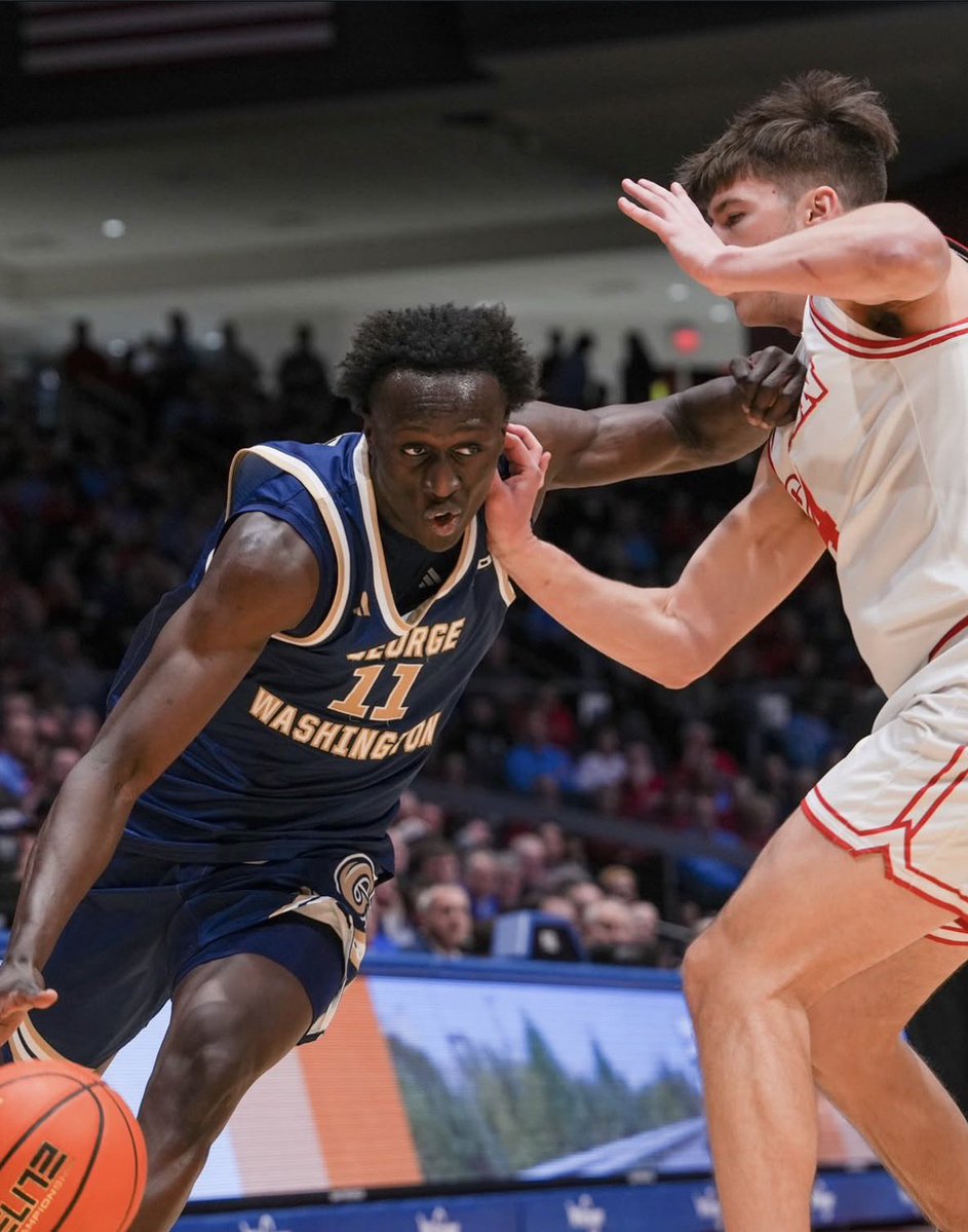 Tobias Bass tweet media