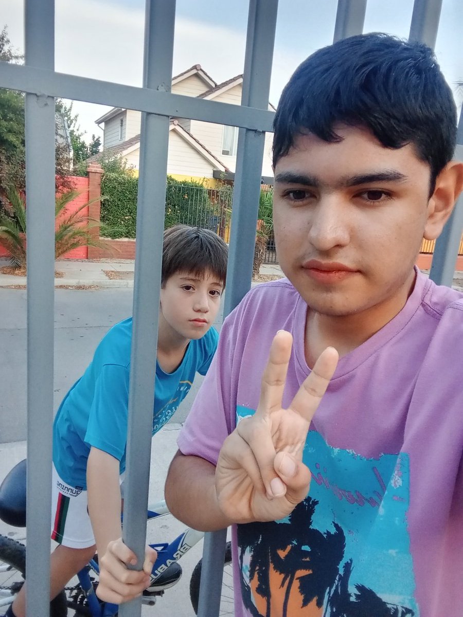 ALONSOGARCIA8_'s tweet photo. #fiebredebailechv saludos de Alonso García de LAMPA y saludos a mi amigo Tomás "Tomasito" Andrés Camargo Muñoz y octavita moralita Peredita de parte de su amigo Alonso García, saludos desde LAMPA hasta Chilevisión tío michoca. https://t.co/I8EuJ6YHGX