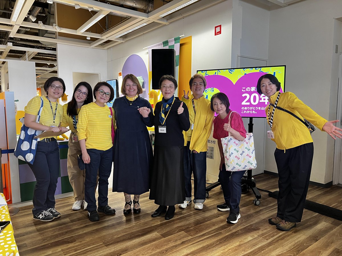 EmbSweTokyo's tweet image. IKEAジャパン、20周年のお祝い💐

スウェーデン大使館も記念イベントに参加し、#IKEA の日本での20年にわたる取り組みを振り返りました。サステナビリティやより良い暮らしといった価値観を共有する日本とスウェーデンのパートナーシップの象徴でもあります。
これからの20年も楽しみにしています🇸🇪🇯🇵
