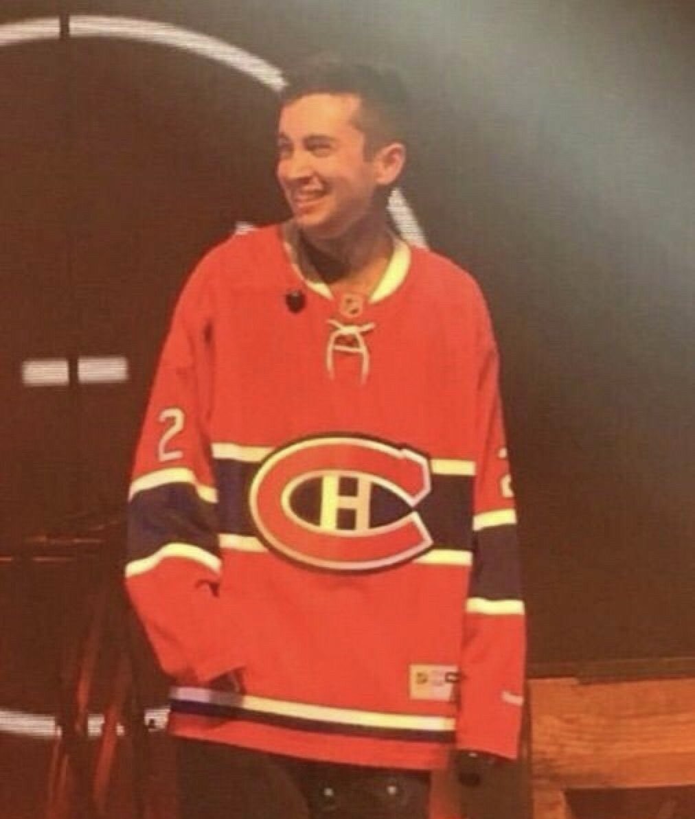 chløe is semi-autømatic tweet media