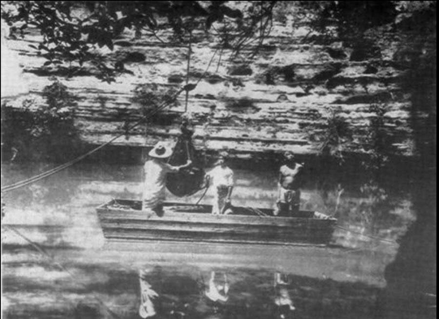 Entre 1904 y 1914, el Cenote Sagrado de Chichén Itzá fue saqueado por Edward H. Thompson. Un libro publicado en 1926 reveló la historia… y desató una denuncia por robo arqueológico.

Y en #LaHojaSuelta hablaremos de este caso y su impacto actual. Acompáñanos como siempre