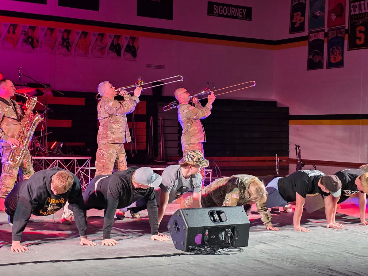 34thArmyBand's tweet photo. 🎺 Scrap Metal, our high-energy brass band, is off to a great start on their annual school tour! Thank you for having us today, Sigourney Community School District! 🎵 

@IowaNatGuard 
#ArmyBand #IowaNationalGuard #CitizenSoldier https://t.co/hqIEjOqAIk