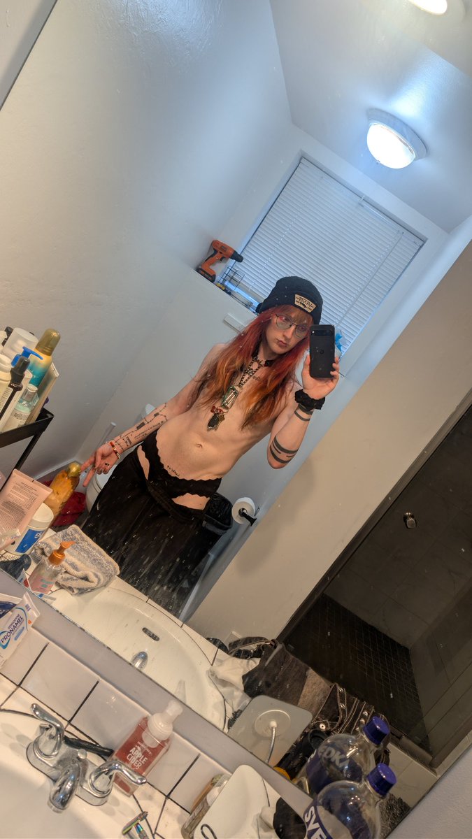 s.eve_n🐶 tweet media