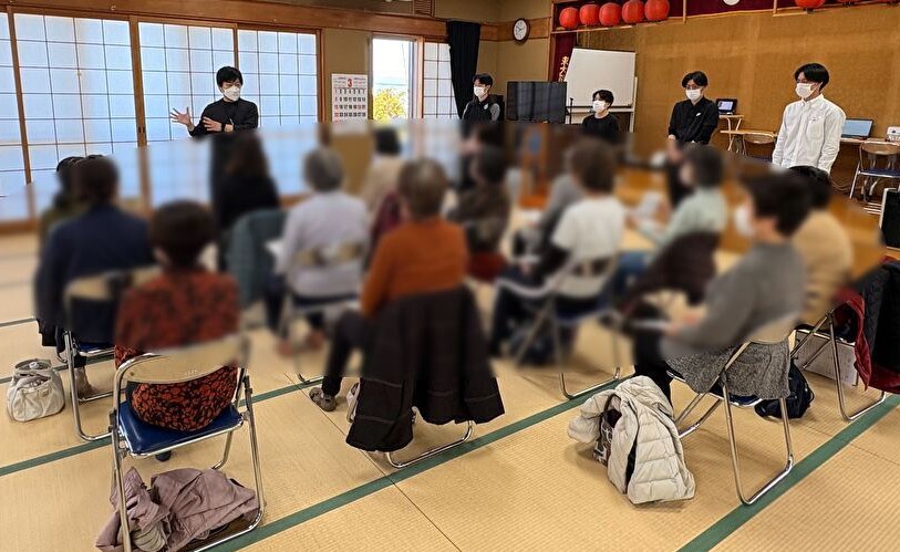 NeurorehaLab's tweet photo. 東大阪市立五条老人センターにて，地域の高齢者の方を対象とした体力測定会を実施しました．
今後も地域の健康づくりに貢献できるよう取り組んでいきます！

こちらの取り組みは大学HPでも紹介されました！
https://t.co/MXa9aN70O4 https://t.co/XCKb577CDG
