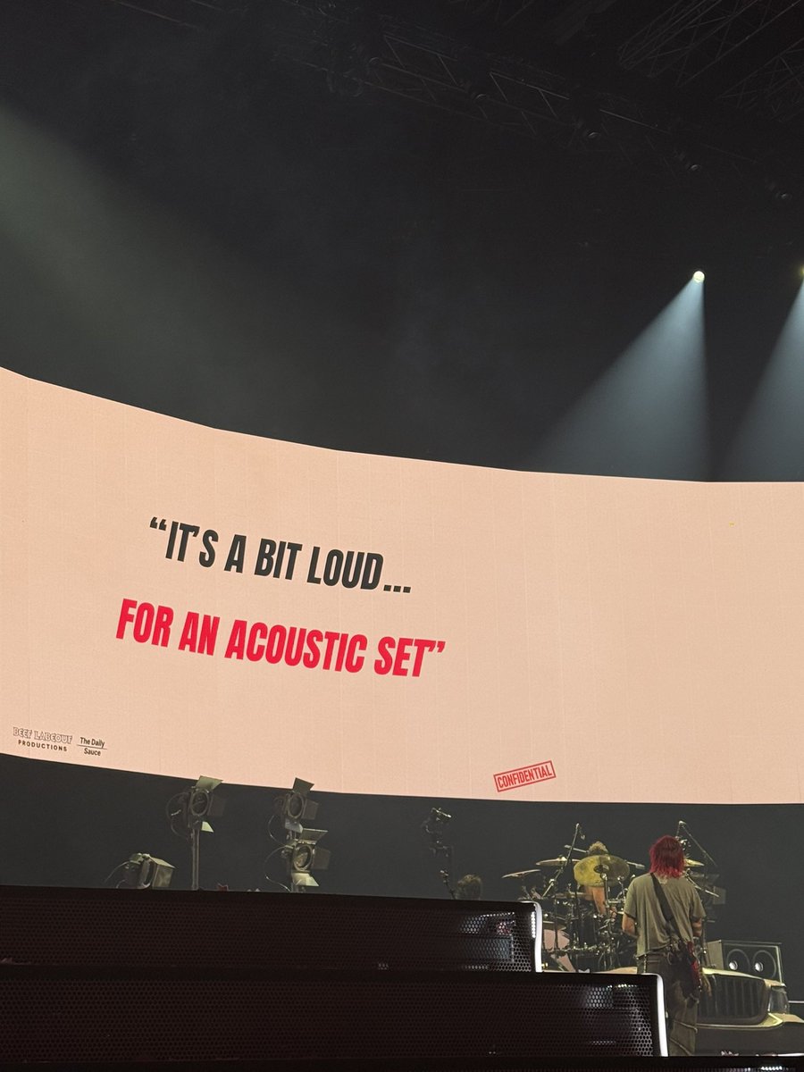 ★ ashton ★ on tour tweet media