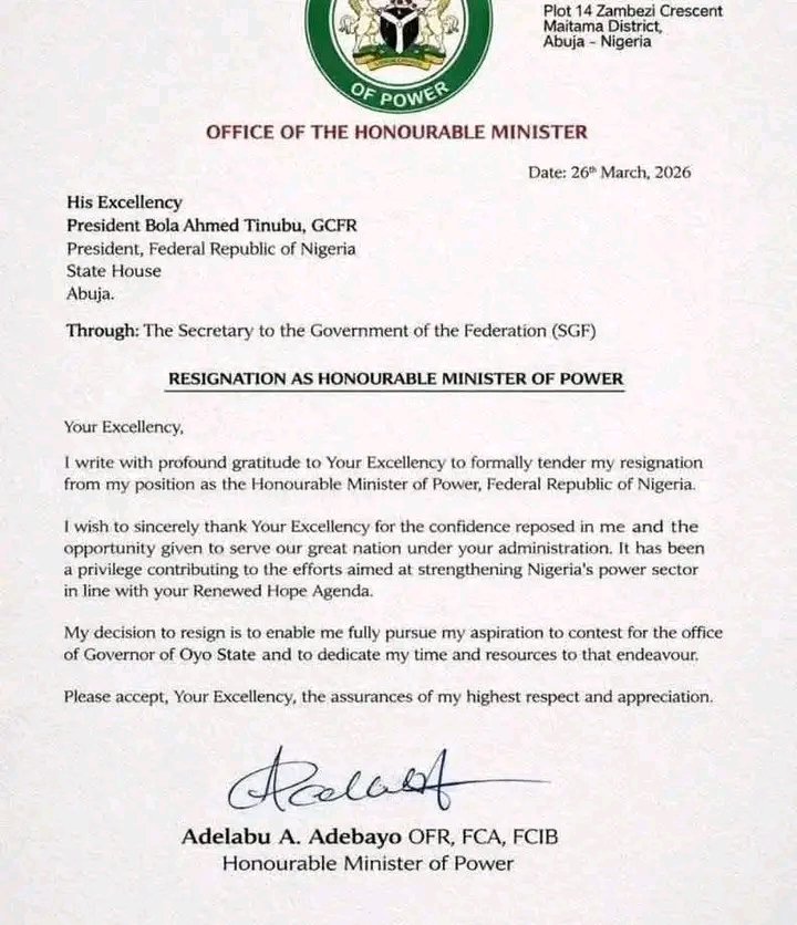 Official_Onowu's tweet photo. Nigerian Minister Of Darkness Just Resigned Because He Wants To Contest For Governorship 

Someone Who Couldn't Lead Only The Power Sector Of Nigeria Wants To Govern A Whole State 

And I Won't Be Surprised If He Wins. https://t.co/nKNAKqbINy
