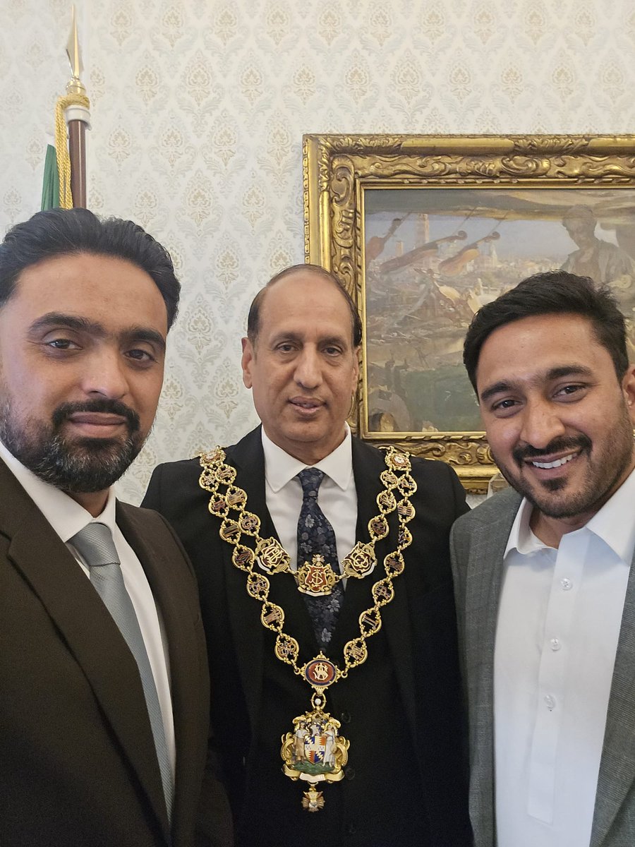 chmohsinaziz's tweet photo. Honoured to visit the Lord Mayor of Birmingham, Cllr Zafar Iqbal, alongside Cllr Rizwan Jalil, Ch Sajid Nazir (Former Administrator Dadyal AJK), Ch Amjad Ali, and Ch Arshad Rashid.

A productive and warm meeting reflecting strong community ties and shared vision for progress 🇵🇰🇬🇧 https://t.co/UJv22tqmNQ