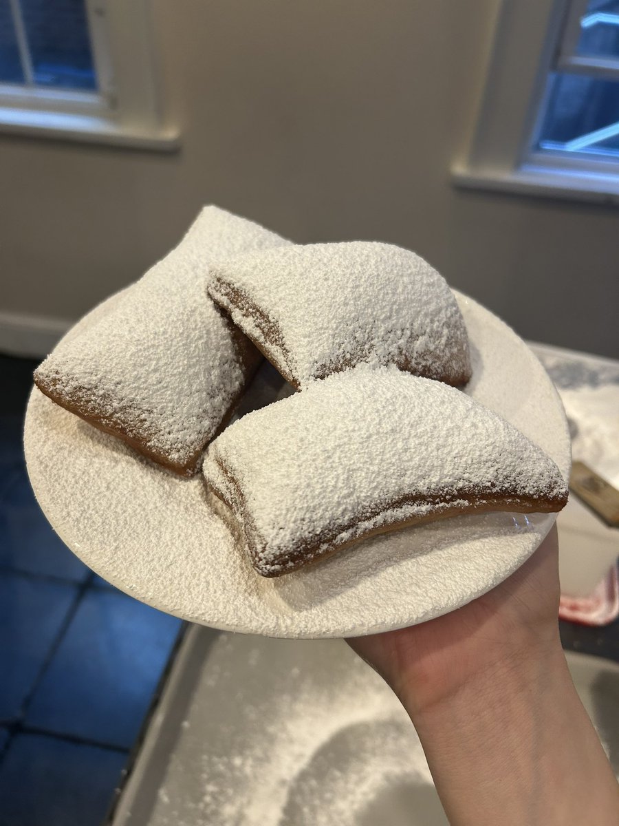 Craaboing's tweet image. I loff making beignets #dayjob #awesome