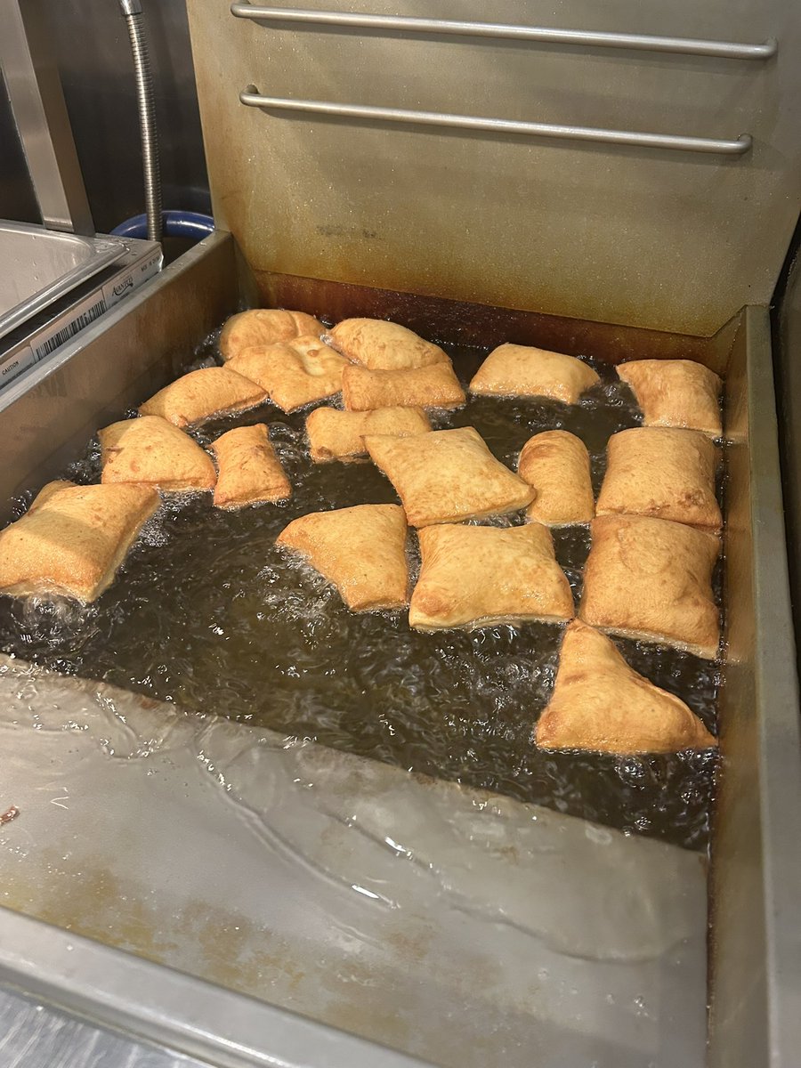 Craaboing's tweet image. I loff making beignets #dayjob #awesome