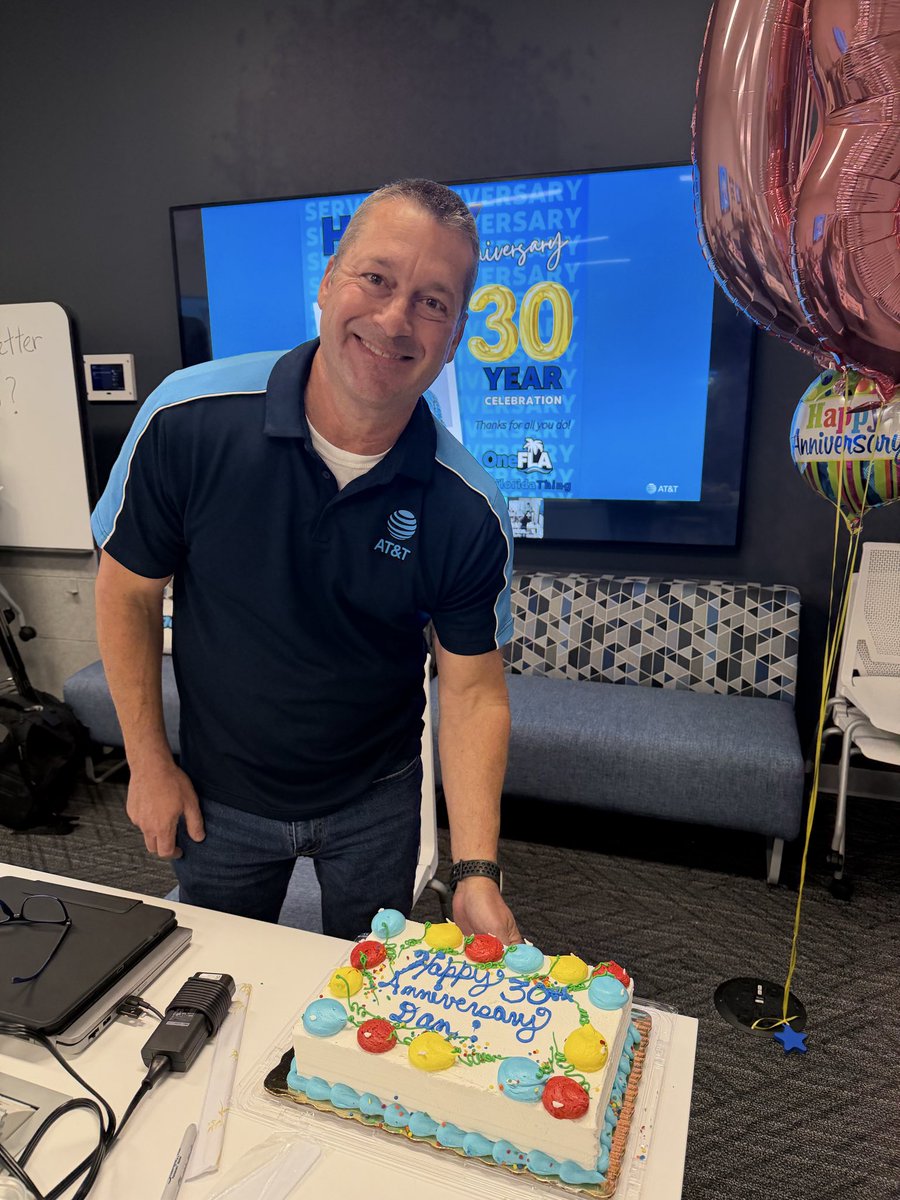 One_FLA's tweet image. Join us in Celebrating Dan Radanof’s 30 Year Service Anniversary with #LifeatATT🎉

Thank you for 30 incredible years of dedication, hard work, and unforgettable memories. Cheers to many more years of success and adventure together. 🎉🎈
#ServiceAnniversary #OneFLA 😎🌴#LifeAtATT