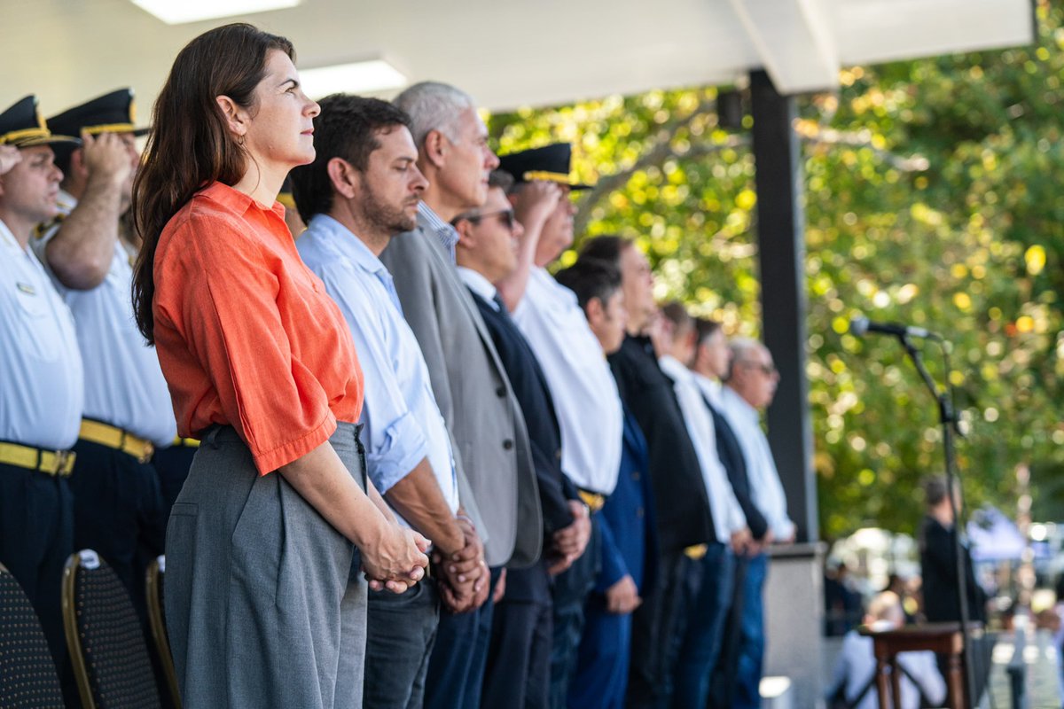 Acompañamos a nuestro gobernador, <a href="/Kicillofok/">Axel Kicillof</a> , en el egreso y toma de juramento a la función policial de nuevos oficiales que finalizaron su formación en la Escuela de Policía Juan Vucetich.