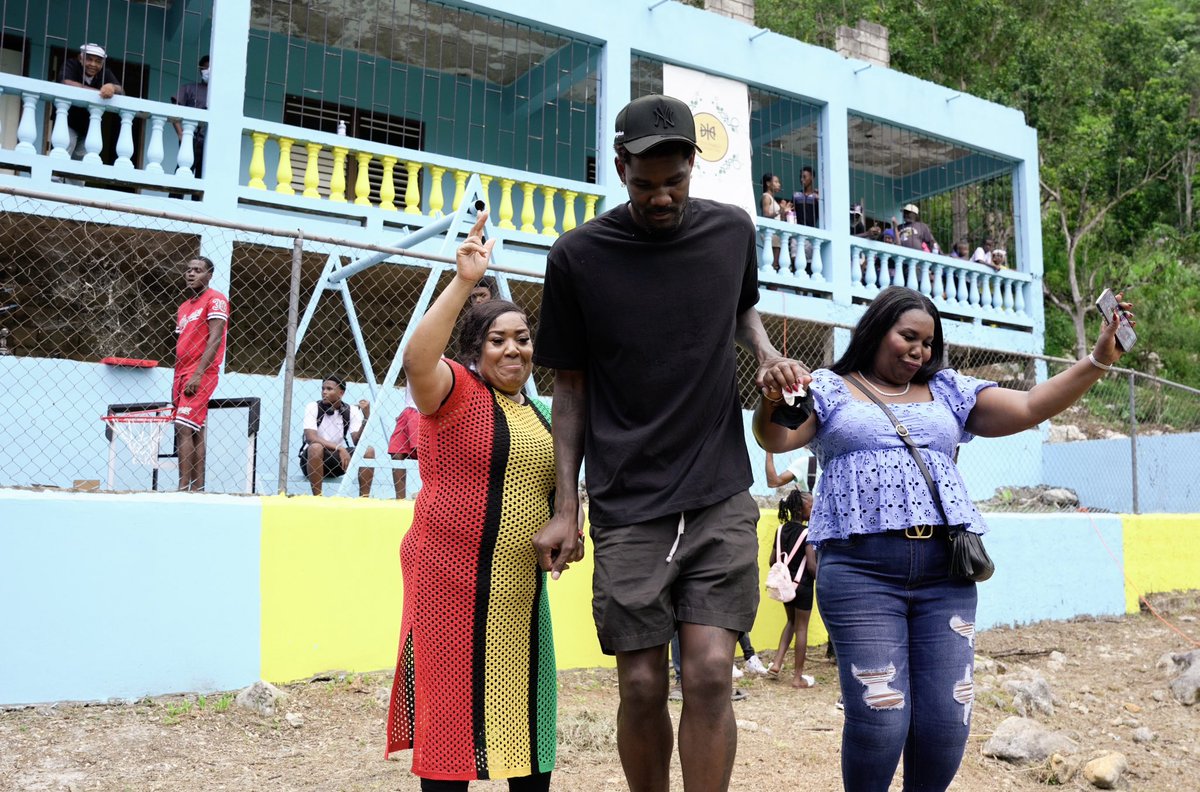 The Ayton Family Foundation tweet media
