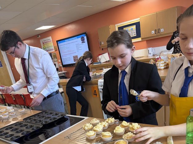 StHildsAP's tweet photo. Our KS3 Arch pupils have been busy baking lots of delicious treats for their MacMillan coffee morning tomorrow! 🧁☕️👏🏼 https://t.co/tOjNOHpmC2