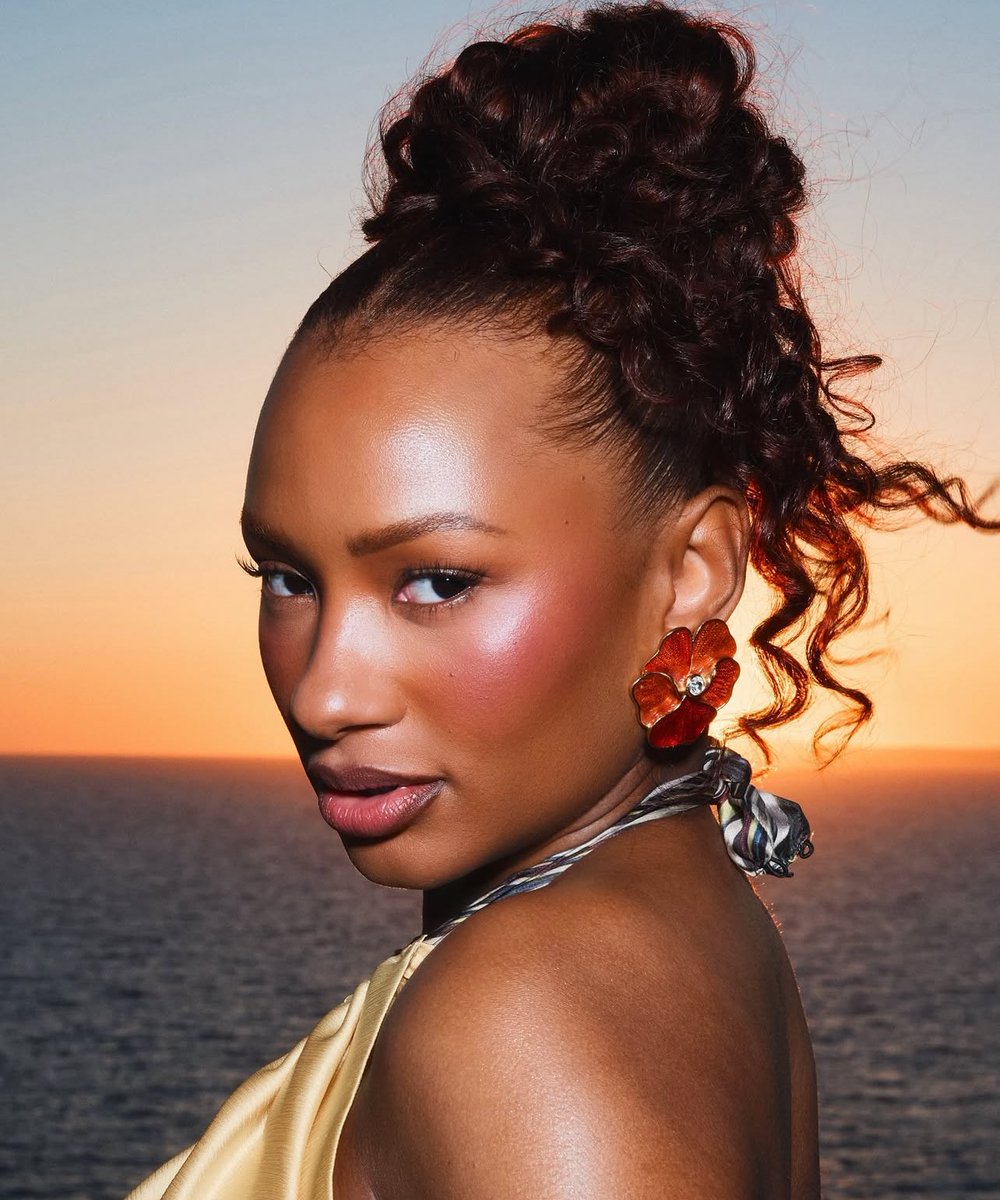 Peace Ighodaro💛 tweet media