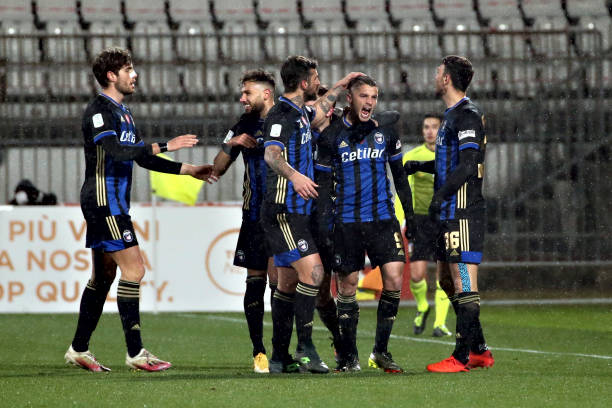 central_dobr's tweet image. 🌐 GIRO DA COPA T51 | R1

⚒️ Trio de ataque brilha e Popular surpreende o ornitorrinco em vitória por 3-1.

🇾🇪 Substituto de Hemani marca dois e Geny supera turbulências para passar do Wolf Guará.

⚽️ Com 3 do recém-chegado Lubomski, Big Soccer elimina o Galácticos do Tsunami.