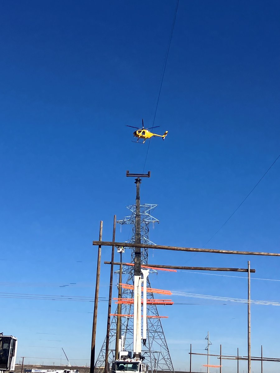 IrbyConst's tweet photo. It takes crews on the ground and in the air to keep the grid moving.
Proud to be part of the team that gets it done. 💪⚡
#IrbyConstruction #AbsolutePerformance #WeAreQuanta #QuantaProjects @Quanta_Services https://t.co/1rWM0JlAC9