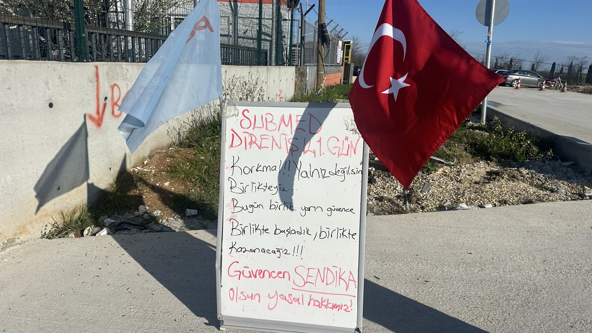 trakyaiscisesi's tweet photo. Submed direnişi 141. gününde!

Sermayenin sömürü düzenine karşı Submed işçilerinin başlattığı onurlu sınıf kavgası tam 141 gündür sürüyor!

Her gün direniş çadırında bir önceki günden daha kararlı, bir önceki günden daha umutlular. https://t.co/cwGPqhY489