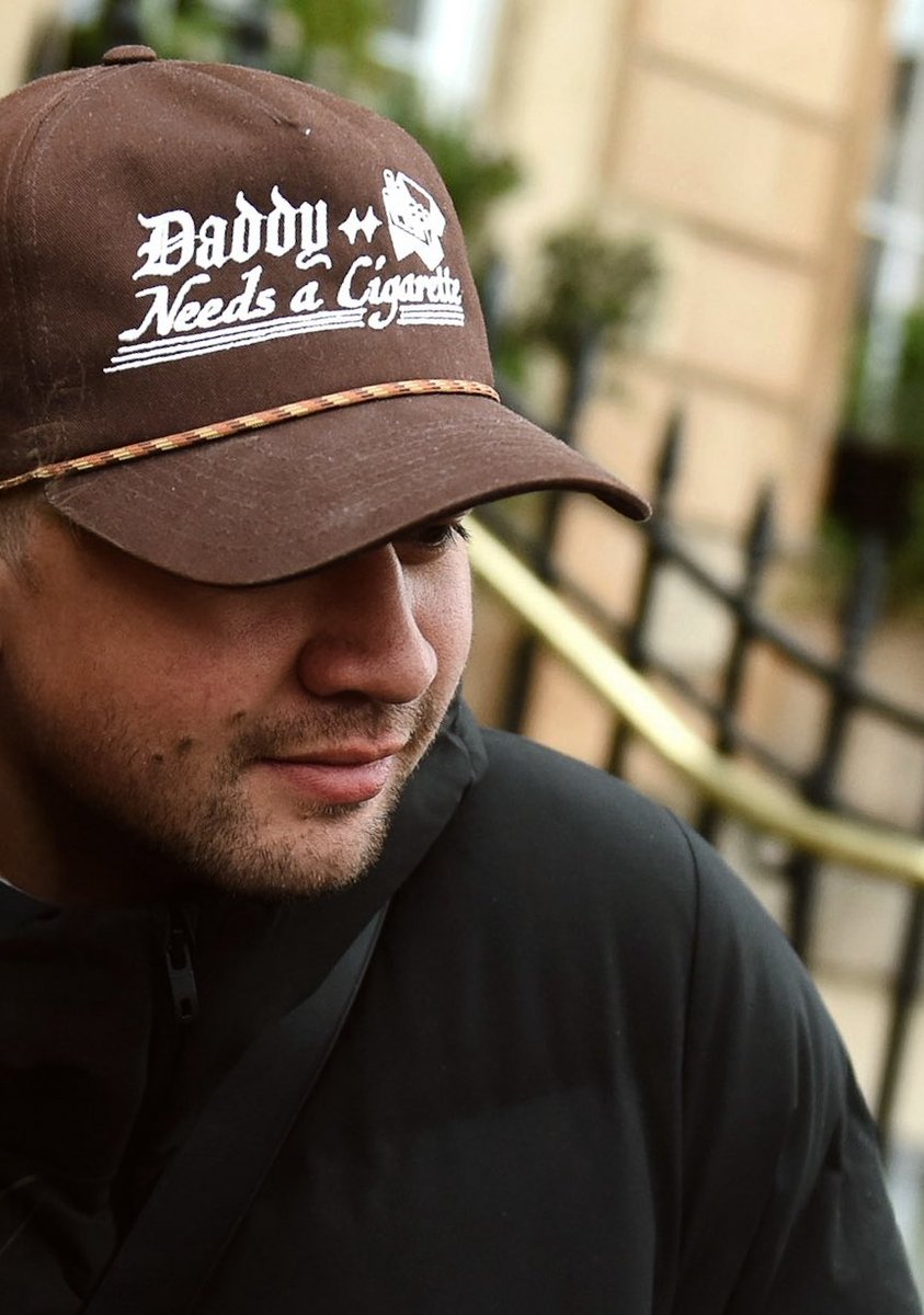 bestofsos's tweet photo. daddy needs a cigarette https://t.co/1176Zu87MW