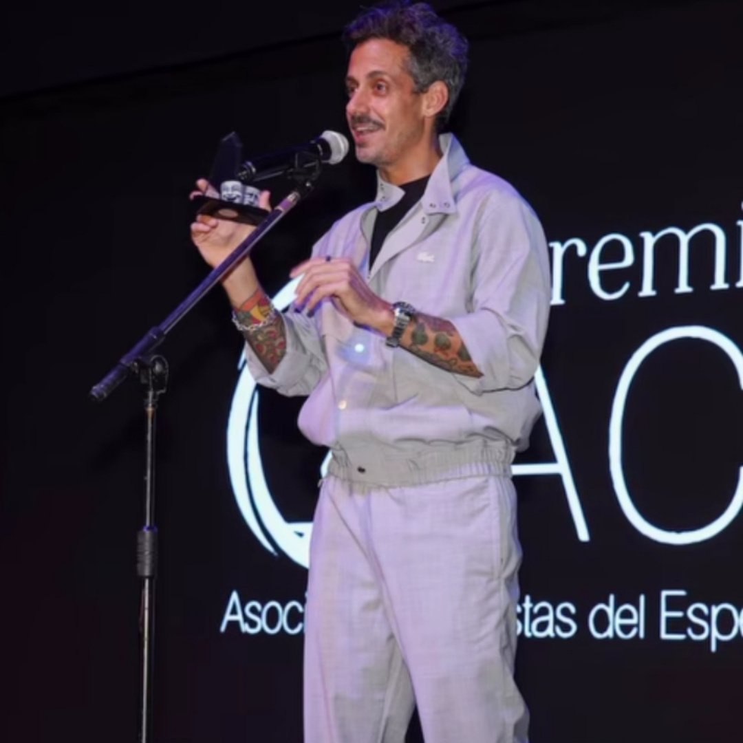 ZZNoficial's tweet photo. [#PremiosACE 2024/25] @Soy_Rada por #CHANTA gano por Actor en Obra para un solo Interprete | @Alfredo_Allende se Consagro como Autor por su Rol en coescribir #LaRevistaDelCervantes | @AnitaGutierrez_ y @AleGarciaPintos ganaron por Comedia del Año con #UnaNavidadDeMierda https://t.co/FneAhiJpp1