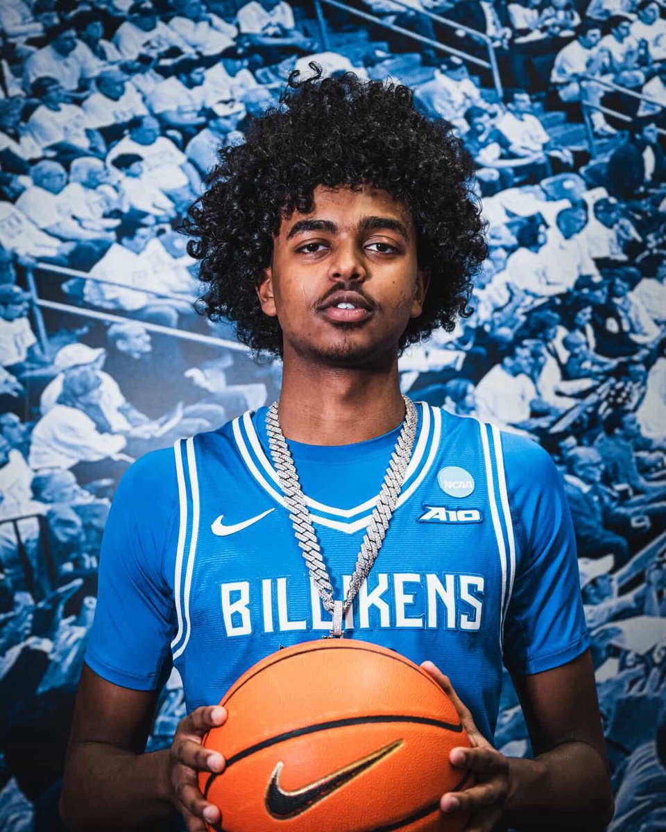 Joe_NPH's tweet photo. 2026 6'7 PG Yousaf Ahmad on an official visit at St.Louis

Fresh off leading his King Heights Academy squad to the @NPACanada National Championship game

@you5af_ah @NphScouting https://t.co/C0T1jiE5tE