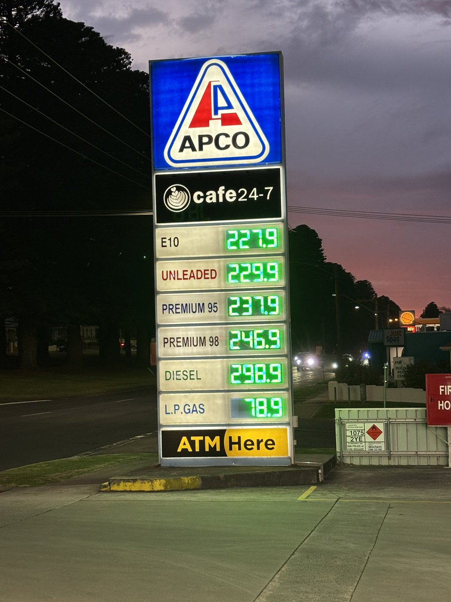 g_gubbins's tweet photo. Well done to #APCO #Warrnambool for passing on the rebate 1st thing
#fuel #regional #swvic https://t.co/XZHvZUG1in