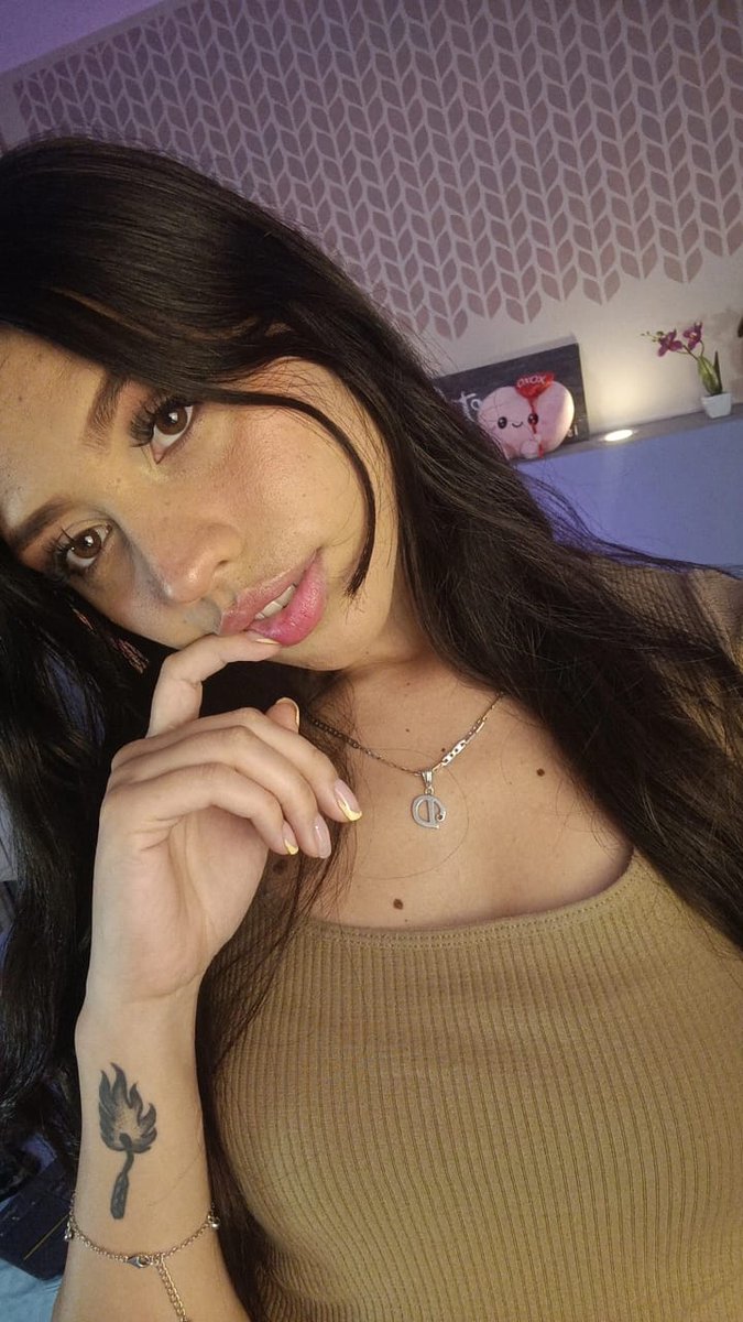 CheryelFox's tweet photo. Playing with temptation... do you dare to follow the game? 😏✨

#stripmenow #stripchat #stripchatlive 👉 https://t.co/tSyWsuhL7c https://t.co/kI8dQhi9Rs