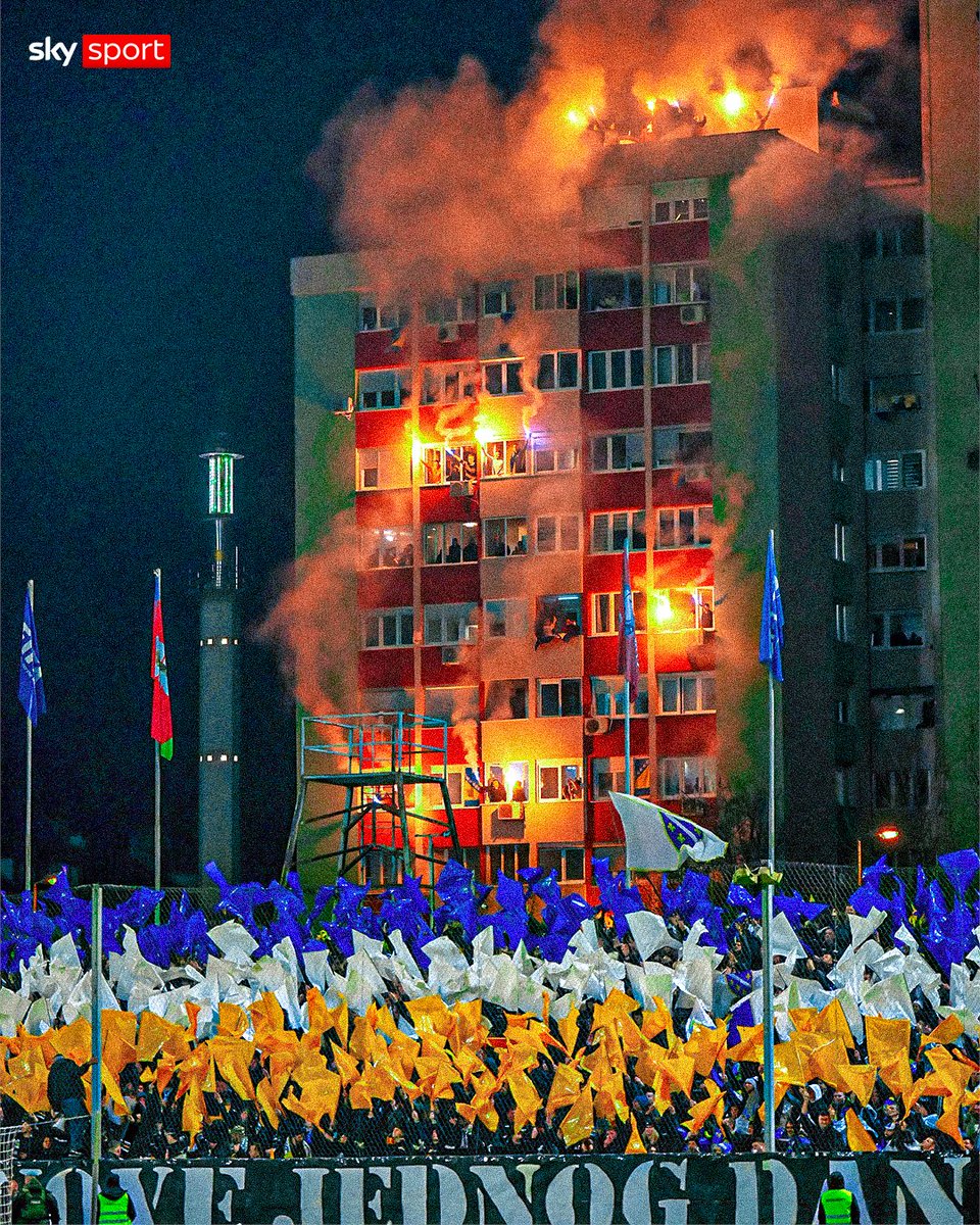 SkySportNews's tweet image. Irrer Fan-Support in Bosnien! 🇧🇦

#SkySport #Bosnien #Fans