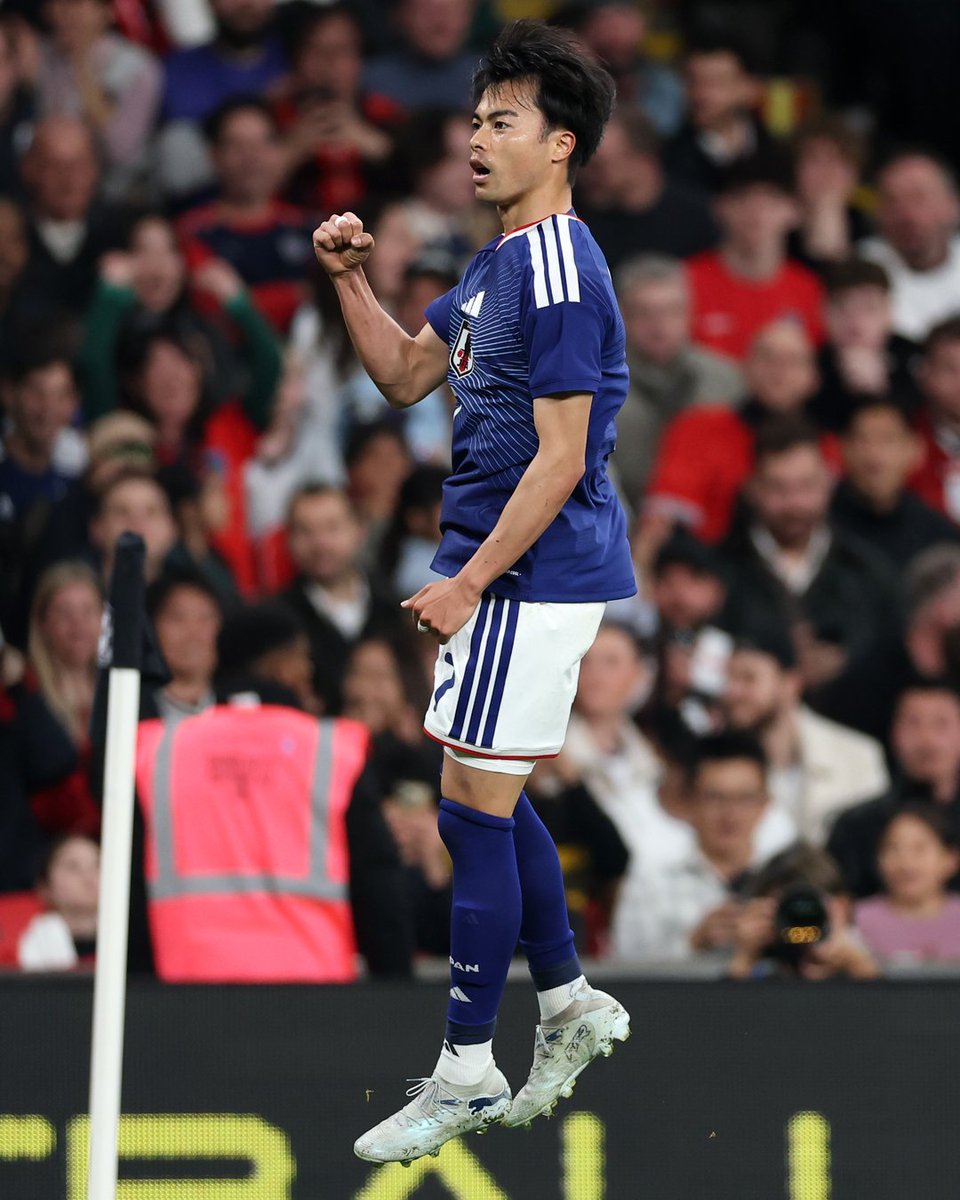 Premier League tweet media