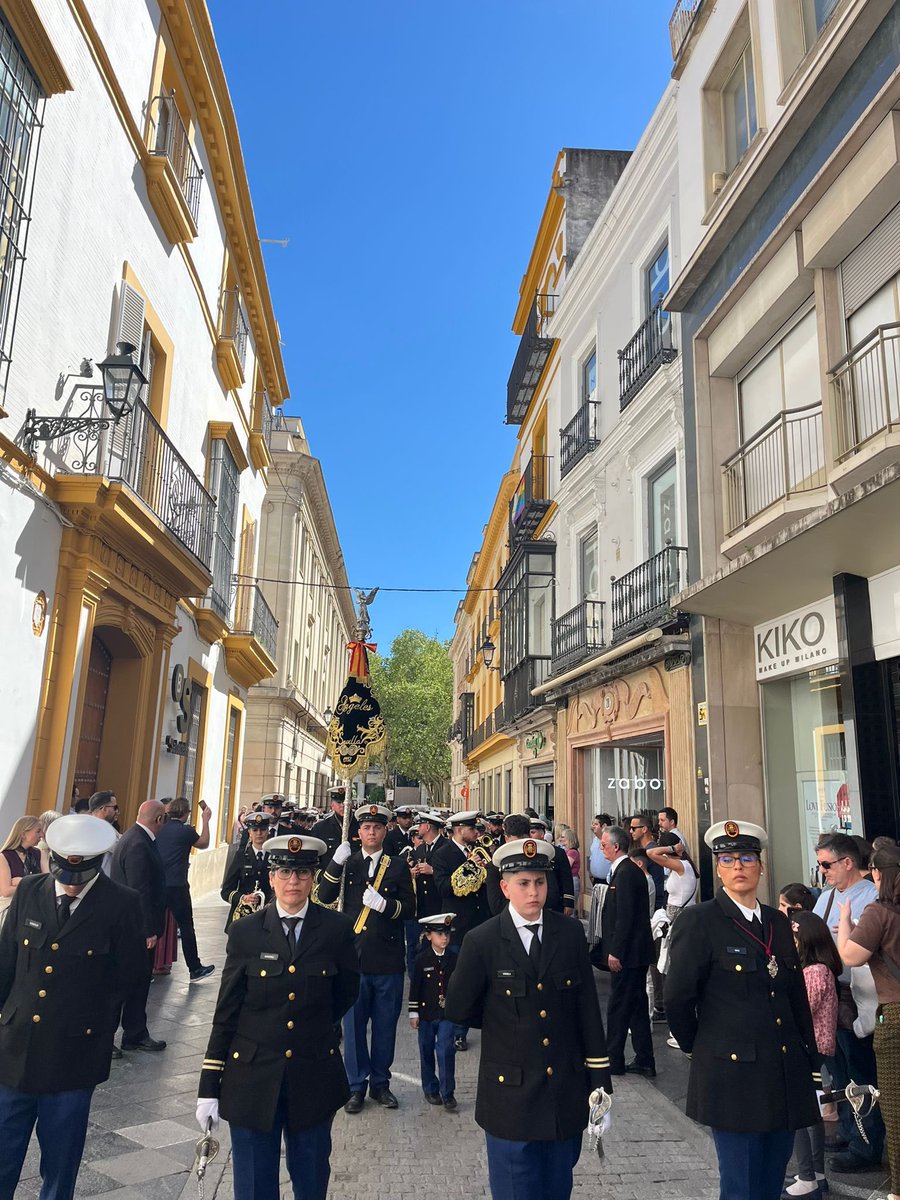 DoloresdelCerro's tweet photo. | Agradecemos profundamente a nuestra querida @BCTAngeles por su gran esfuerzo y dedicación que están demostrando a nuestra hermandad en esta preciosa jornada de Martes Santo. 

#DoloresdelCerro26 https://t.co/GCHBYW5VMu