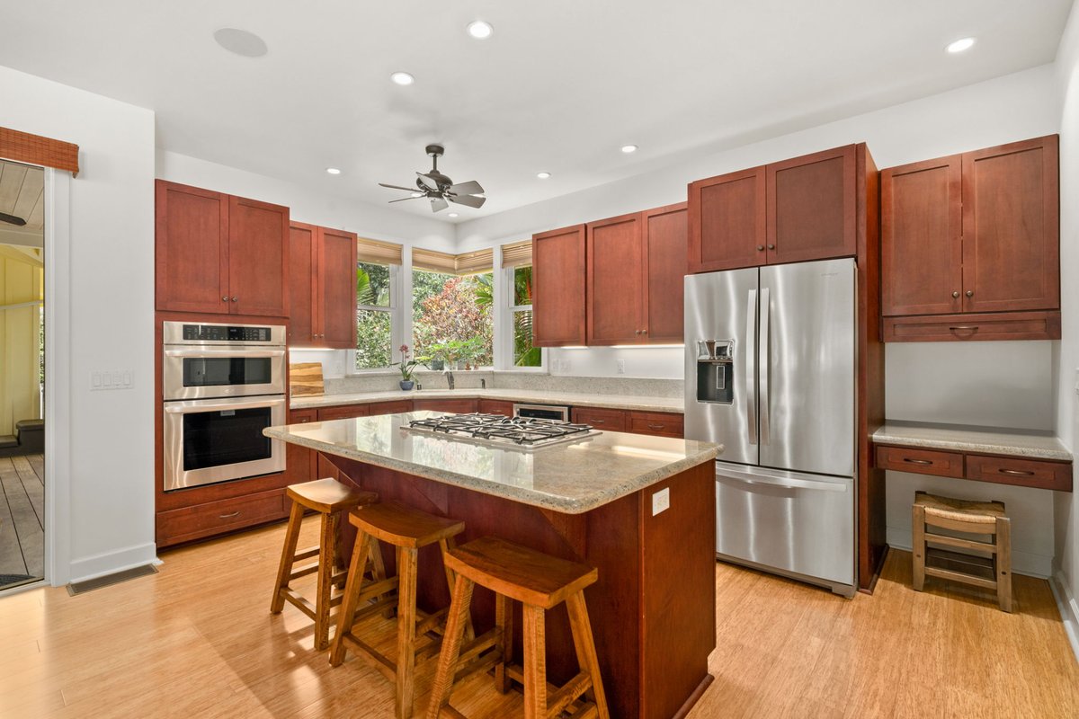 Hawaiʻi Life tweet media