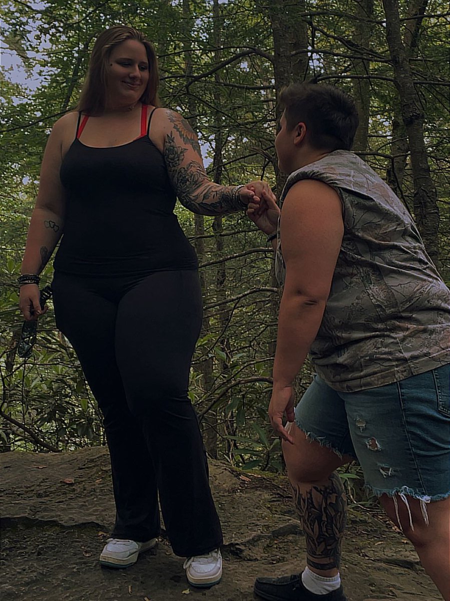 Afternoon manifesting time✨

We’re at 13% right now and the goal is 30% we can get there! Every little bit helps and even a simple RT means a lot.🫶🏼 #throne #wishlist

This is all for my girlfriend’s 21st birthday, so let’s keep the good energy going✨🍀
throne.com/merebear04