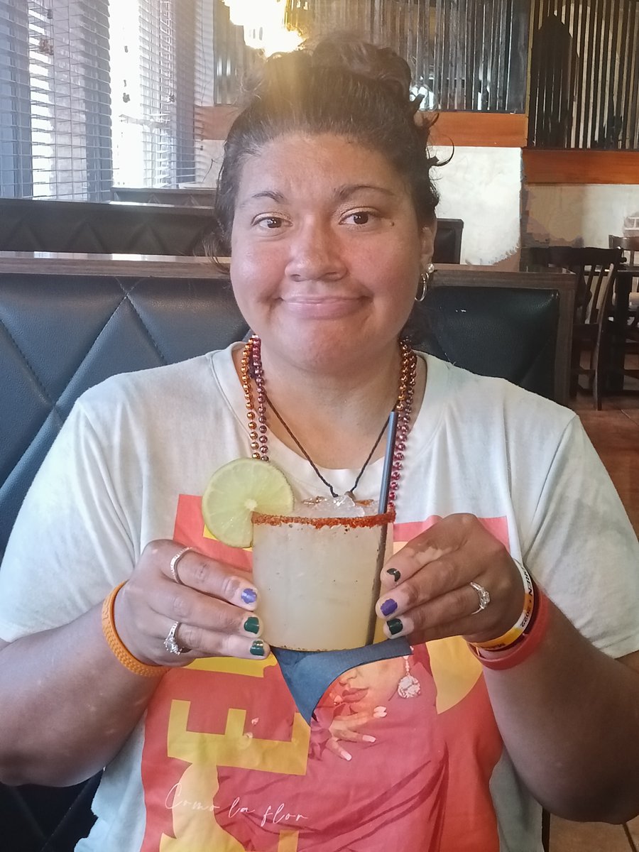 AguilarAsh97716's tweet photo. *!*!HaPpYBdAy2Me!*!*
#TEAMaries #MARCHbaby
Me celebrating my birthday and Selena's anniversary today .... xoxoxhugs...
Cheer's 🙏🎵 🎶 💜 🎤 👄 💄 💋 
♾️💐❤️❤️❤️❤️❤️🕊️ 🤍 🙏 ♥️ 💙 🥂 🍻 https://t.co/j96D46mjph