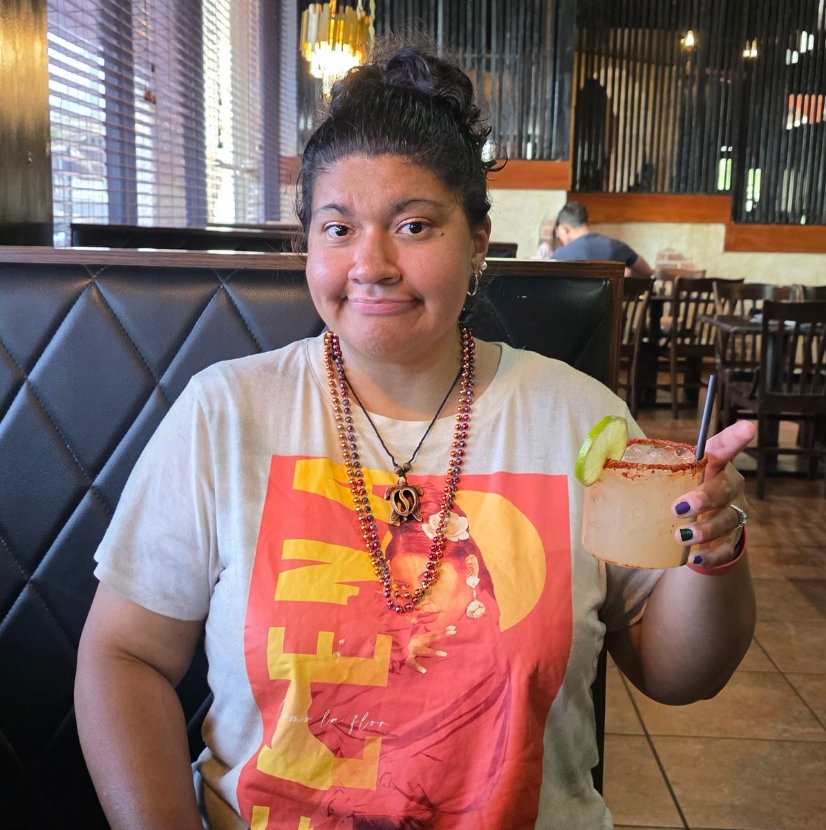 AguilarAsh97716's tweet photo. *!*!HaPpYBdAy2Me!*!*
#TEAMaries #MARCHbaby
Me celebrating my birthday and Selena's anniversary today .... xoxoxhugs...
Cheer's 🙏🎵 🎶 💜 🎤 👄 💄 💋 
♾️💐❤️❤️❤️❤️❤️🕊️ 🤍 🙏 ♥️ 💙 🥂 🍻 https://t.co/j96D46mjph