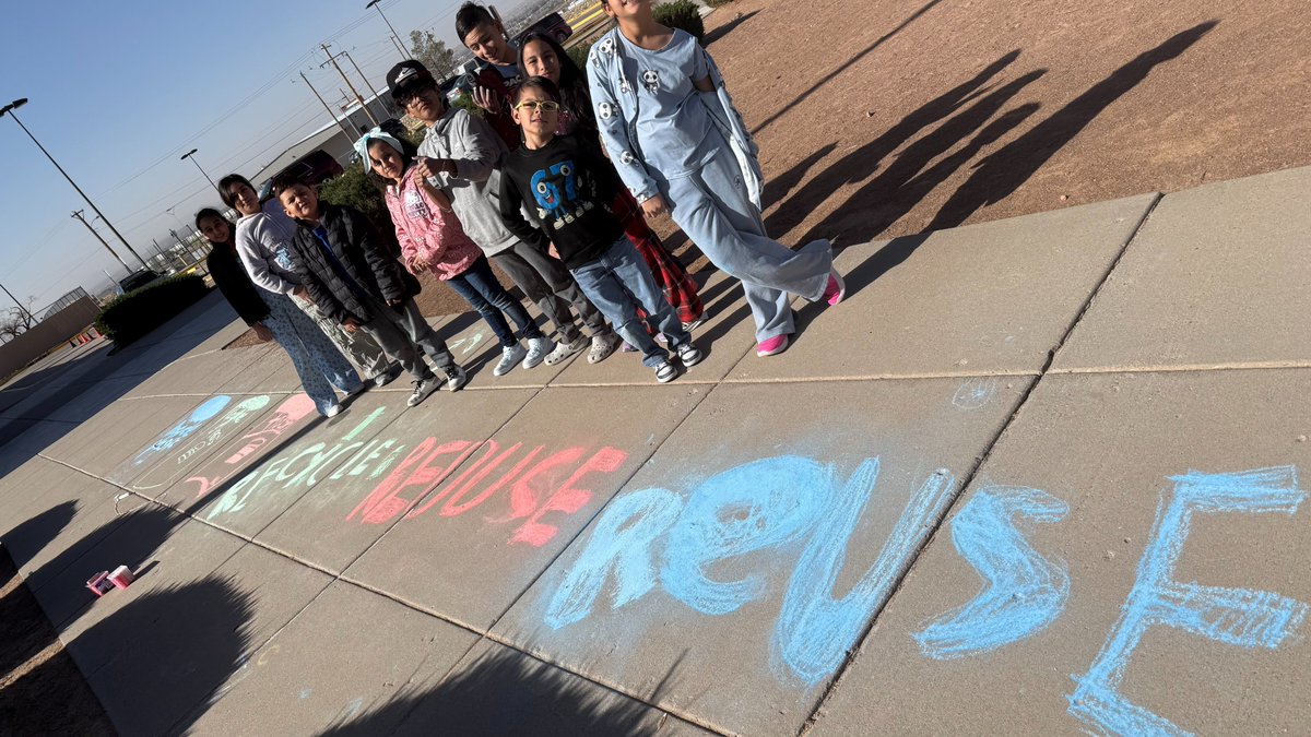 LChapman_SISD's tweet photo. 🌟Much appreciation to Ms. Chiszar who brings the EELA program to life every session! Your dedication to empowering English learners & building their language confidence is inspiring. Thank you for making growth possible! 💛📚🌱
@DWS_PK8
#EELA #BilingualEd #TeamSISD #Spring2026 https://t.co/raMbXupqZf