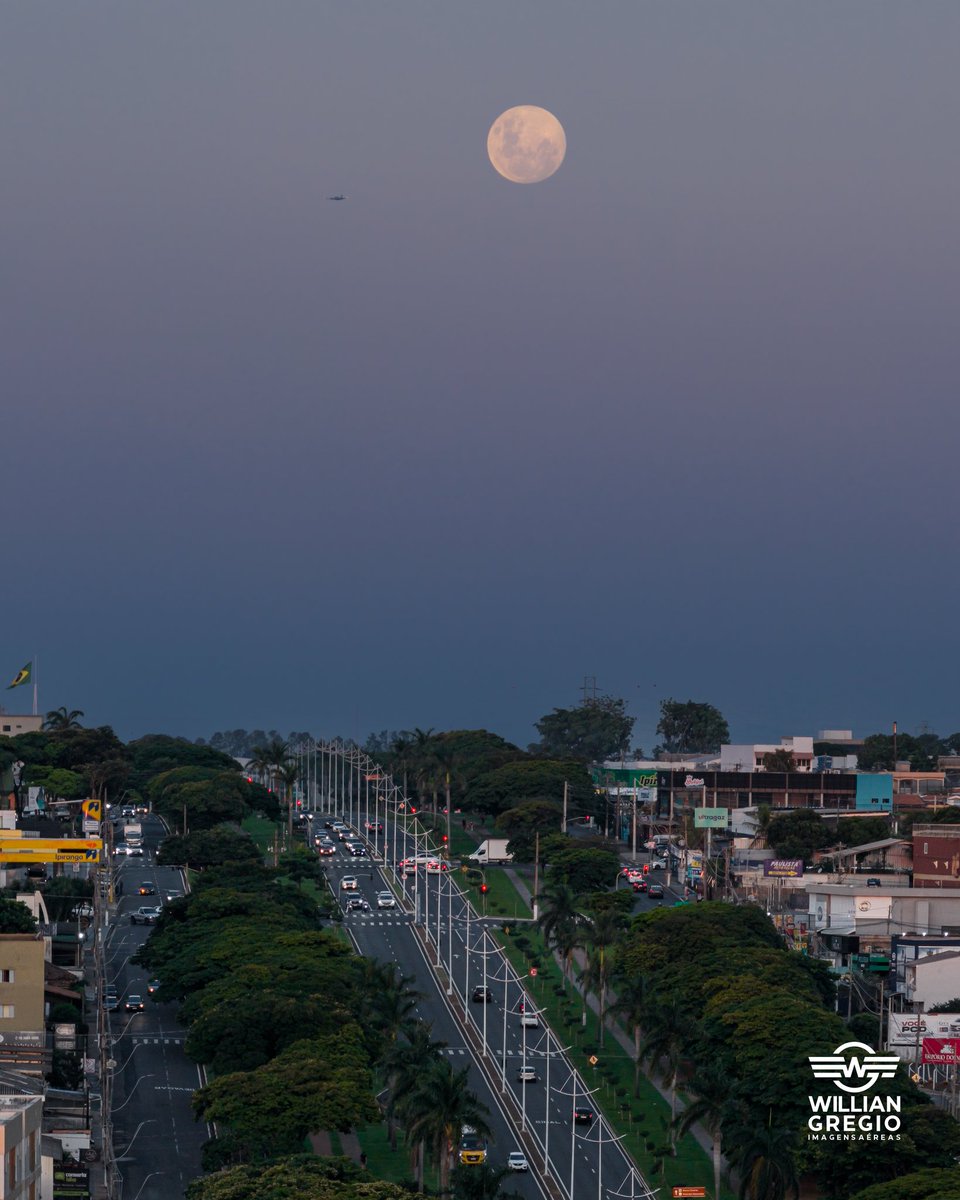 williangregio's tweet photo. No dia 01 de abril, a Artemis II deve dar mais um passo rumo ao retorno humano às missões lunares, levando astronautas a bordo da cápsula Orion para um voo ao redor da Lua.

🚀 Horário previsto do lançamento no Brasil:
🕒 19h24 (horário de Brasília) https://t.co/O9sU693eXr