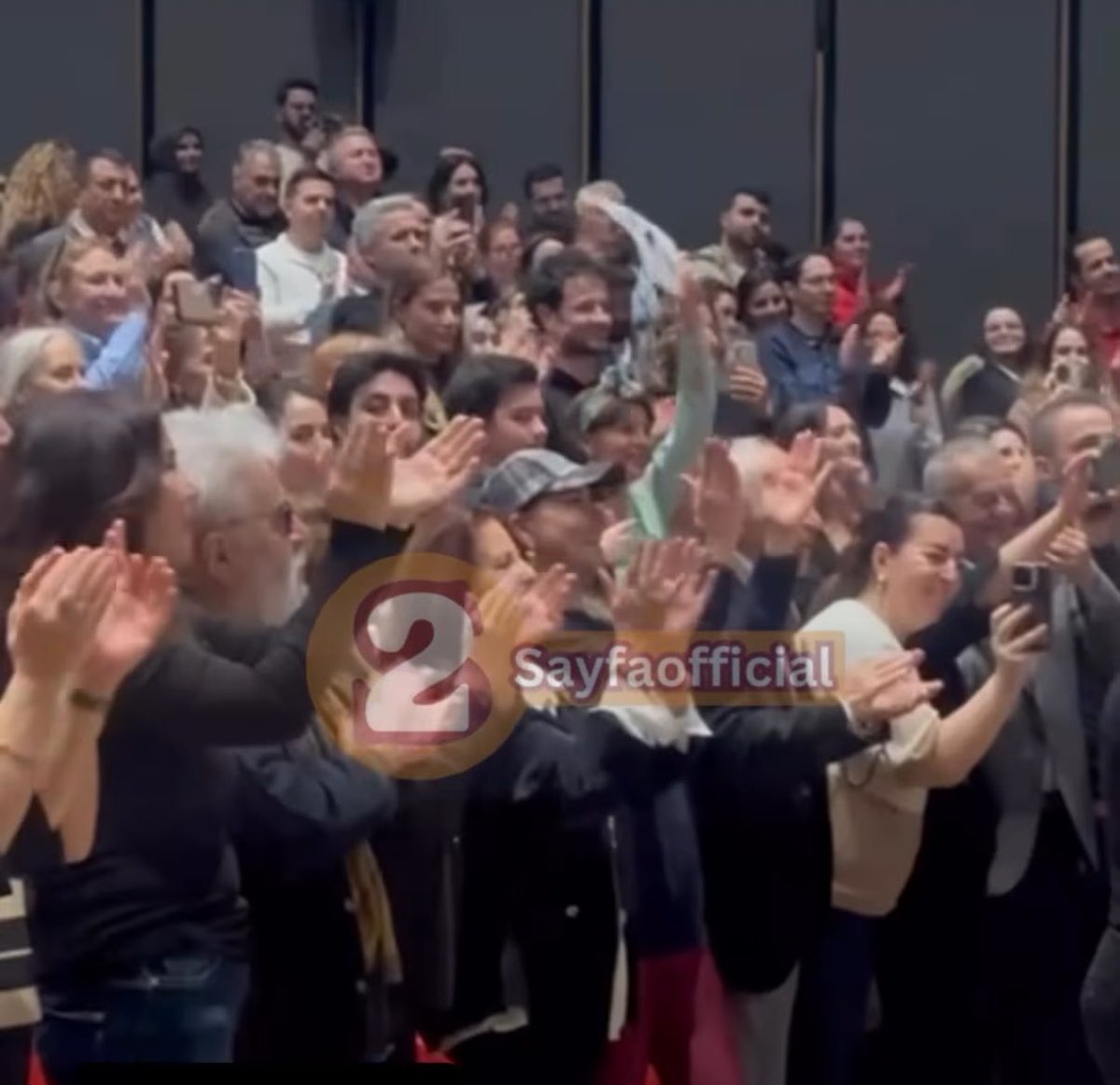 leyla ⍟ tweet media